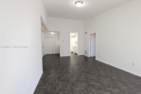 Снять в аренду кондоминиум в Помпано-Бич, Флорида 1 спальня, 57.6м2, № 1995993 - фото 30