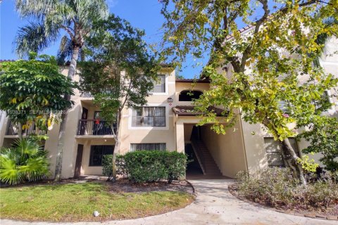 Condo in Pompano Beach, Florida, 1 bedroom  № 1995993 - photo 16