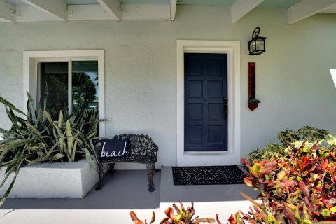 Casa en alquiler en Delray Beach, Florida, 4 dormitorios, 180.42 m2 № 1142582 - foto 1