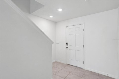 House in Zephyrhills, Florida 5 bedrooms, 227.33 sq.m. № 2145474 - photo 15