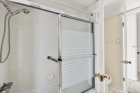 Condo in Daytona Beach, Florida, 2 bedrooms № 2238886 - photo 18