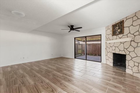 Condo in Daytona Beach, Florida, 2 bedrooms № 2238886 - photo 6