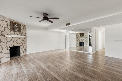 Condo in Daytona Beach, Florida, 2 bedrooms № 2238886 - photo 8