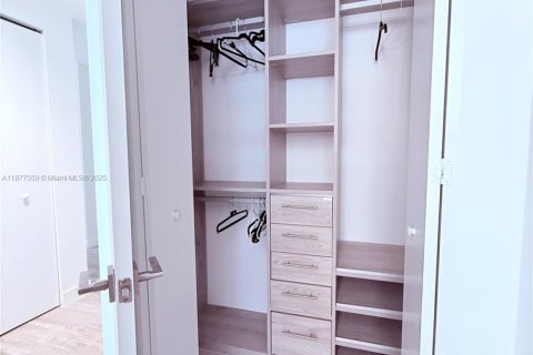 Снять в аренду кондоминиум в Майами, Флорида 3 спальни, 114.64м2, № 2018199 - фото 11