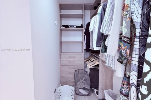 Снять в аренду кондоминиум в Майами, Флорида 3 спальни, 114.64м2, № 2018199 - фото 15