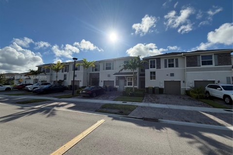 Townhouse in Homestead, Florida 4 bedrooms, 169.64 sq.m. № 2052738 - photo 15