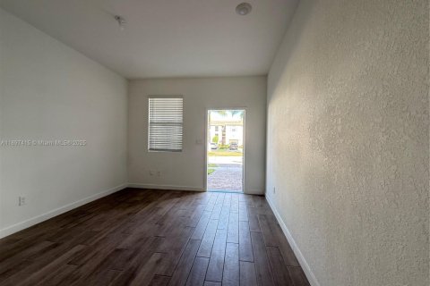 Townhouse in Homestead, Florida 4 bedrooms, 169.64 sq.m. № 2052738 - photo 11