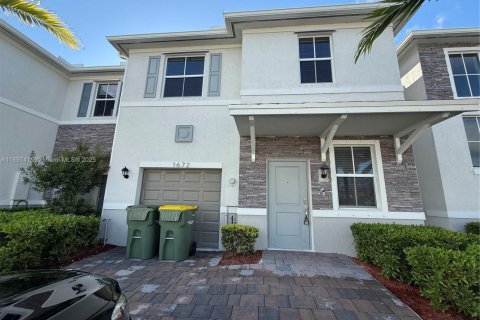 Townhouse in Homestead, Florida 4 bedrooms, 169.64 sq.m. № 2052738