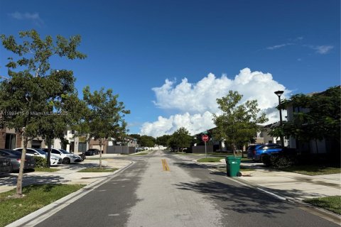 Townhouse in Homestead, Florida 4 bedrooms, 169.64 sq.m. № 2052738 - photo 18
