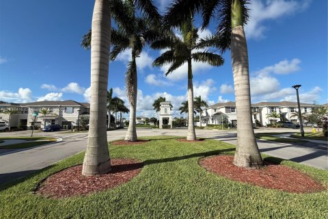 Townhouse in Homestead, Florida 4 bedrooms, 169.64 sq.m. № 2052738 - photo 17