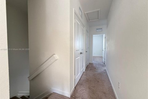 Townhouse in Homestead, Florida 4 bedrooms, 169.64 sq.m. № 2052738 - photo 4