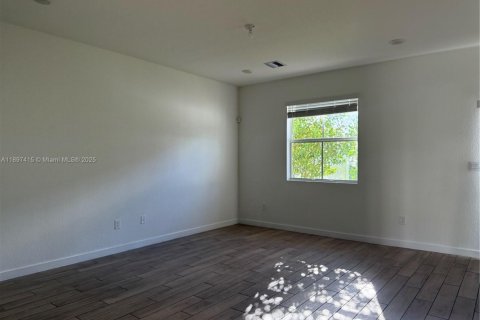 Townhouse in Homestead, Florida 4 bedrooms, 169.64 sq.m. № 2052738 - photo 5