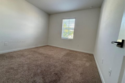 Townhouse in Homestead, Florida 4 bedrooms, 169.64 sq.m. № 2052738 - photo 8