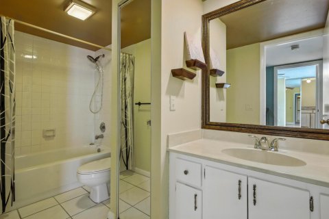 Townhouse in West Palm Beach, Florida 2 bedrooms, 114.83 sq.m. № 2394846 - photo 18