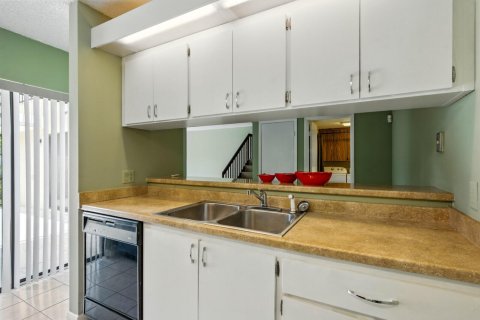 Townhouse in West Palm Beach, Florida 2 bedrooms, 114.83 sq.m. № 2394846 - photo 13