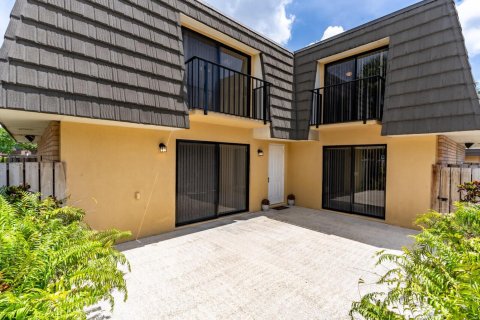 Townhouse in West Palm Beach, Florida 2 bedrooms, 114.83 sq.m. № 2394846 - photo 2