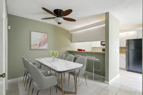 Townhouse in West Palm Beach, Florida 2 bedrooms, 114.83 sq.m. № 2394846 - photo 8