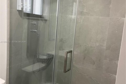 Снять в аренду коммерческую недвижимость в Майами, Флорида 1 спальня, № 2005752 - фото 9