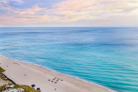 Снять в аренду кондоминиум в Санни-Айлс-Бич, Флорида 2 спальни, 123.56м2, № 1959632 - фото 22