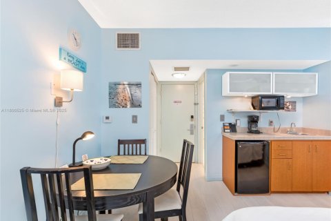 Снять в аренду кондоминиум в Санни-Айлс-Бич, Флорида 2 спальни, 123.56м2, № 1959632 - фото 16