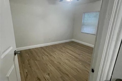 House in Orlando, Florida 2 bedrooms, 107.86 sq.m. № 2229740 - photo 11