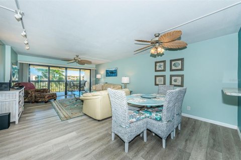 Condominio en venta en Madeira Beach, Florida, 2 dormitorios, 117.99 m2 № 2132609 - foto 14