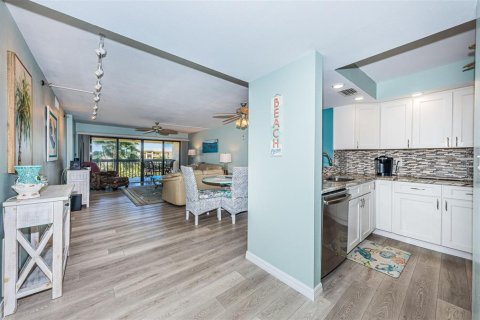 Condominio en venta en Madeira Beach, Florida, 2 dormitorios, 117.99 m2 № 2132609 - foto 5