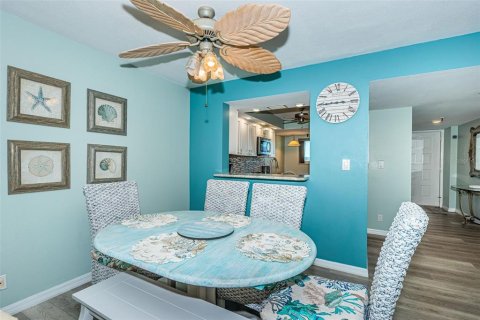 Condominio en venta en Madeira Beach, Florida, 2 dormitorios, 117.99 m2 № 2132609 - foto 15