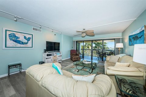 Condominio en venta en Madeira Beach, Florida, 2 dormitorios, 117.99 m2 № 2132609 - foto 17