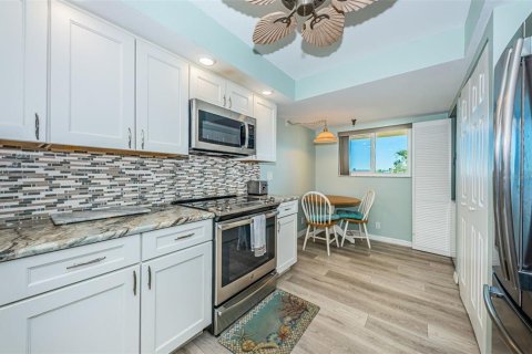 Condominio en venta en Madeira Beach, Florida, 2 dormitorios, 117.99 m2 № 2132609 - foto 10