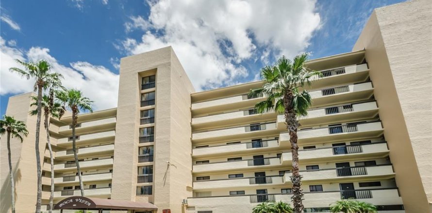 Condominio en Madeira Beach, Florida, 2 dormitorios  № 2132609