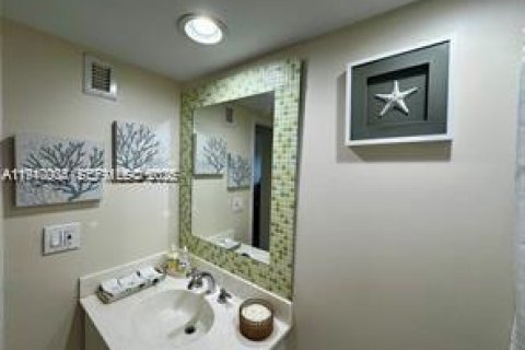 Снять в аренду кондоминиум в Холливуд, Флорида 2 спальни, 108.7м2, № 1997308 - фото 17