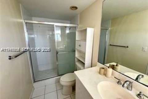 Снять в аренду кондоминиум в Холливуд, Флорида 2 спальни, 108.7м2, № 1997308 - фото 12