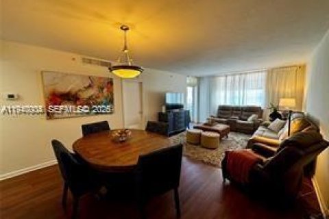 Снять в аренду кондоминиум в Холливуд, Флорида 2 спальни, 108.7м2, № 1997308 - фото 6