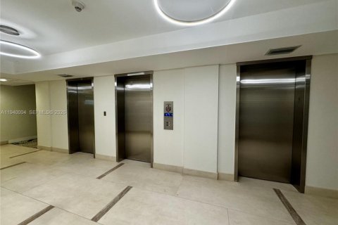 Снять в аренду кондоминиум в Холливуд, Флорида 2 спальни, 108.7м2, № 1997308 - фото 20