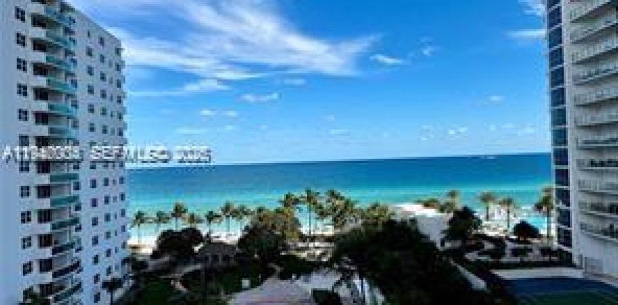 Кондоминиум с 2 спальнями в Холливуд, Флорида № 1997308