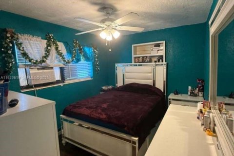 Propiedad comercial en venta en Opa-locka, Florida, 132.39 m2 № 1991258 - foto 10