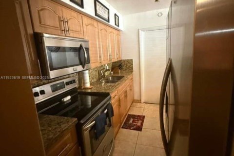 Propiedad comercial en venta en Opa-locka, Florida, 132.39 m2 № 1991258 - foto 13