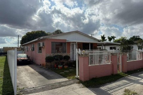 Propiedad comercial en venta en Opa-locka, Florida, 132.39 m2 № 1991258 - foto 3