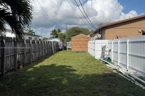 Propiedad comercial en venta en Opa-locka, Florida, 132.39 m2 № 1991258 - foto 15