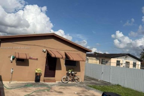 Propiedad comercial en venta en Opa-locka, Florida, 132.39 m2 № 1991258 - foto 6