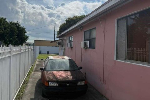 Propiedad comercial en venta en Opa-locka, Florida, 132.39 m2 № 1991258 - foto 17