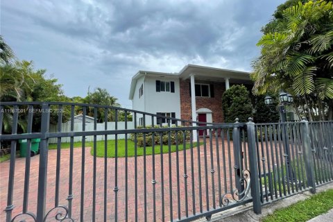 Touwnhouse à louer à Pinecrest, Floride: 5 chambres, 204.38 m2 № 2029434 - photo 3