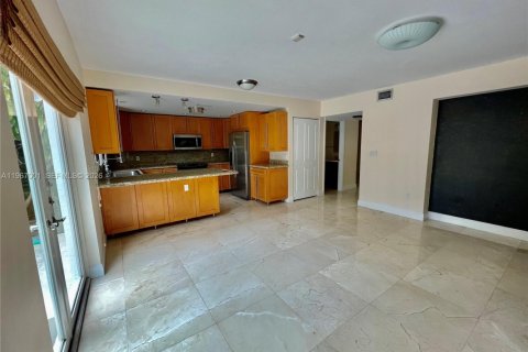 Touwnhouse à louer à Pinecrest, Floride: 5 chambres, 204.38 m2 № 2029434 - photo 4