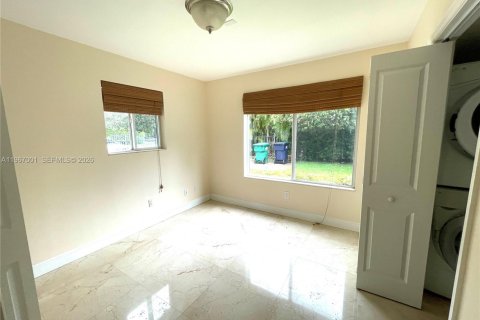 Touwnhouse à louer à Pinecrest, Floride: 5 chambres, 204.38 m2 № 2029434 - photo 17