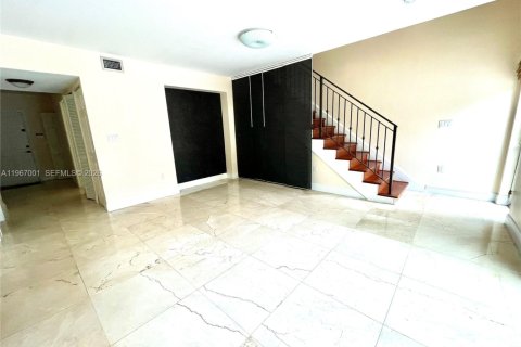 Touwnhouse à louer à Pinecrest, Floride: 5 chambres, 204.38 m2 № 2029434 - photo 7