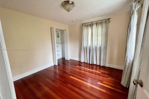 Touwnhouse à louer à Pinecrest, Floride: 5 chambres, 204.38 m2 № 2029434 - photo 14