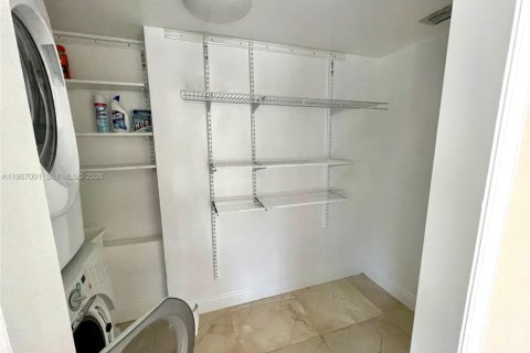 Touwnhouse à louer à Pinecrest, Floride: 5 chambres, 204.38 m2 № 2029434 - photo 19