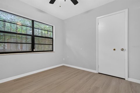 House in Tampa, Florida 4 bedrooms, 122.63 sq.m. № 2220758 - photo 24