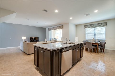 House in Kissimmee, Florida 5 bedrooms, 231.51 sq.m. № 2197851 - photo 10